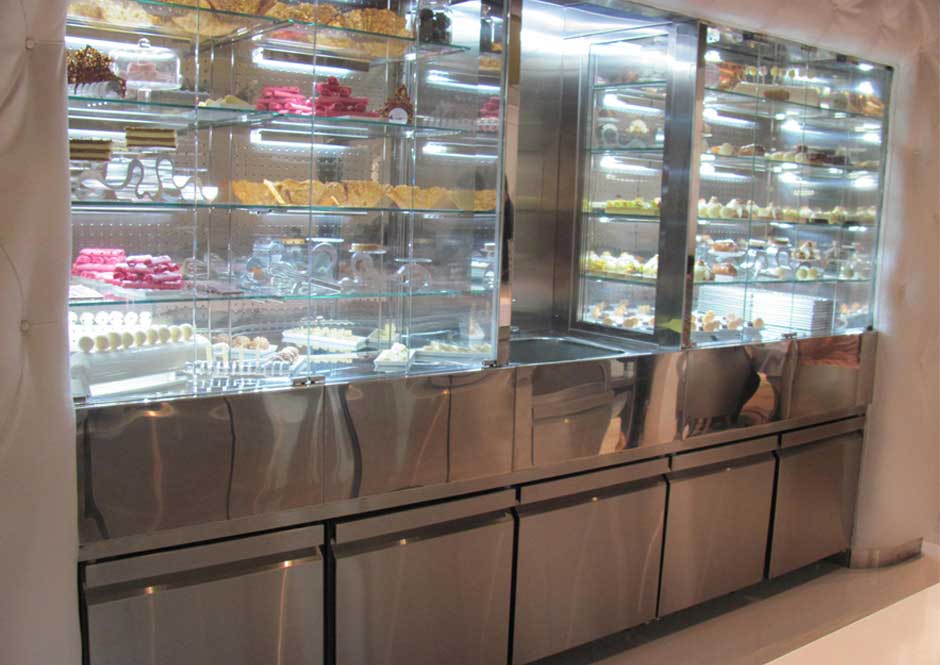 Display Fridge of Live Pastry Corner project - Roger Obeid